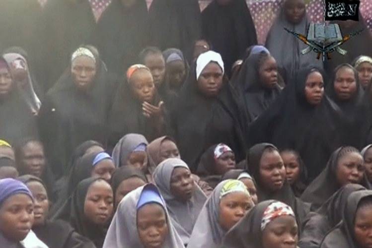 Non dimentichiamole. Le 276 studentesse rapite in Nigeria riapparse in un video