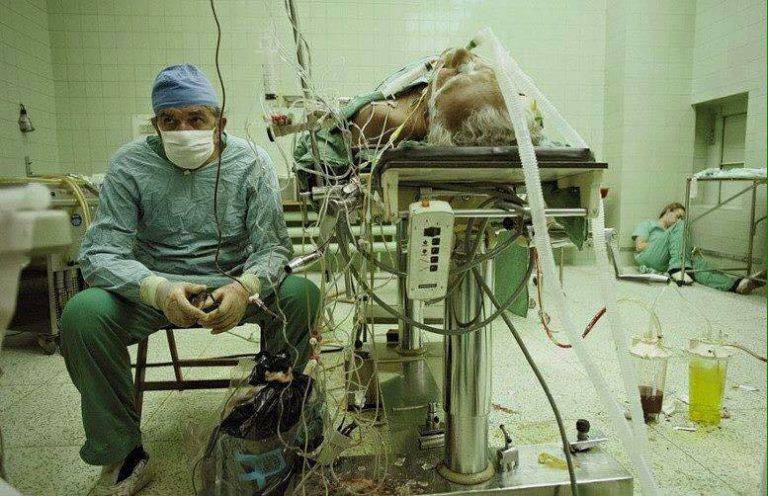 La foto del cardiochirurgo che ha fatto il giro del Web