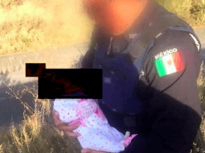 Messico, neonata trovata dalla polizia in una scatola di cartone: “Salva grazie al pianto”